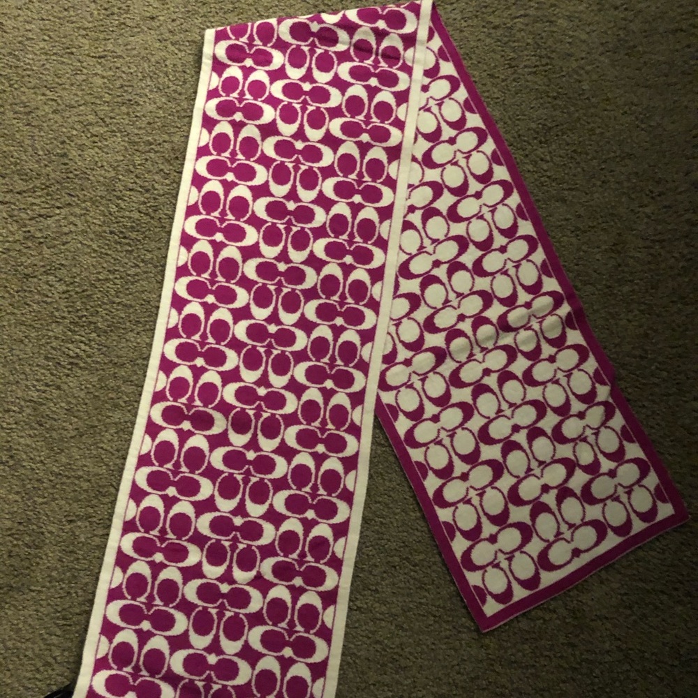 Coach scarf